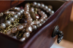 classic-vintage-pearls-necklaces